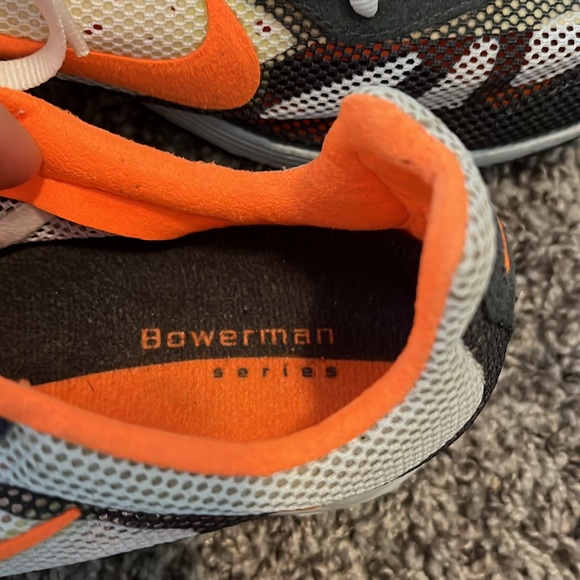 Women’s Running Shoes - Picture 3 of 5